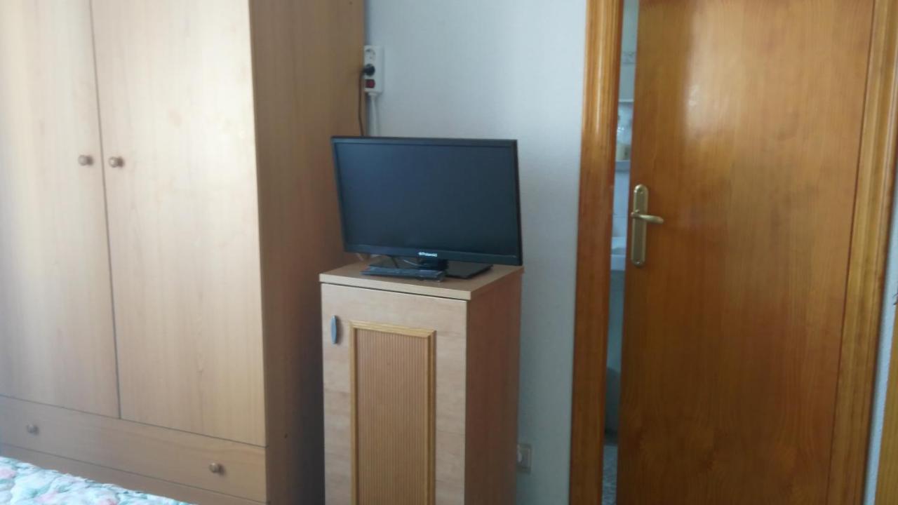 Pensión-Hostal Mari Loli Guardamar del Segura Exterior foto