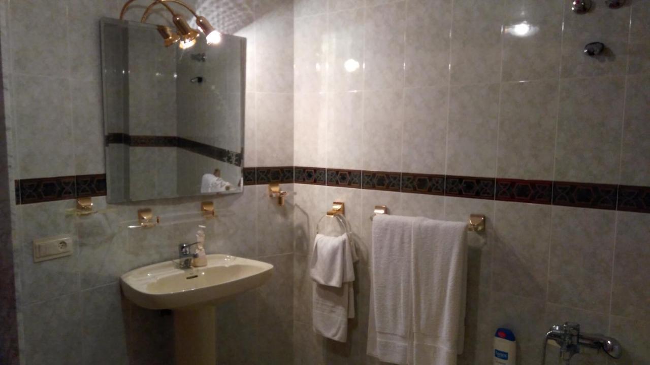 Pensión-Hostal Mari Loli Guardamar del Segura Exterior foto