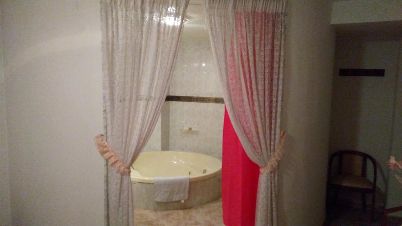 Pensión-Hostal Mari Loli Guardamar del Segura Exterior foto