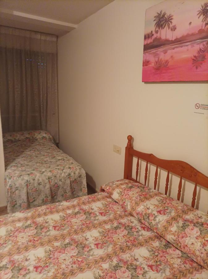 Pensión-Hostal Mari Loli Guardamar del Segura Exterior foto