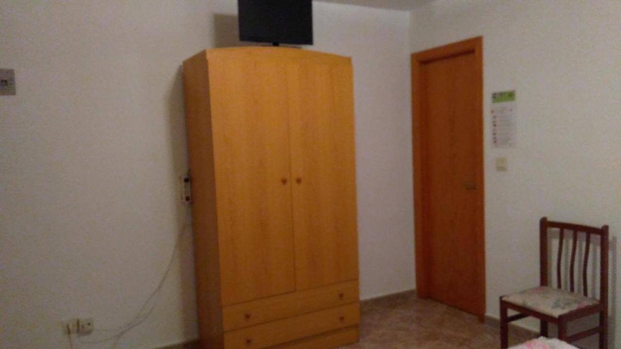 Pensión-Hostal Mari Loli Guardamar del Segura Exterior foto