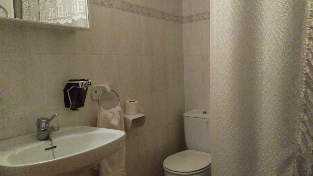 Pensión-Hostal Mari Loli Guardamar del Segura Exterior foto