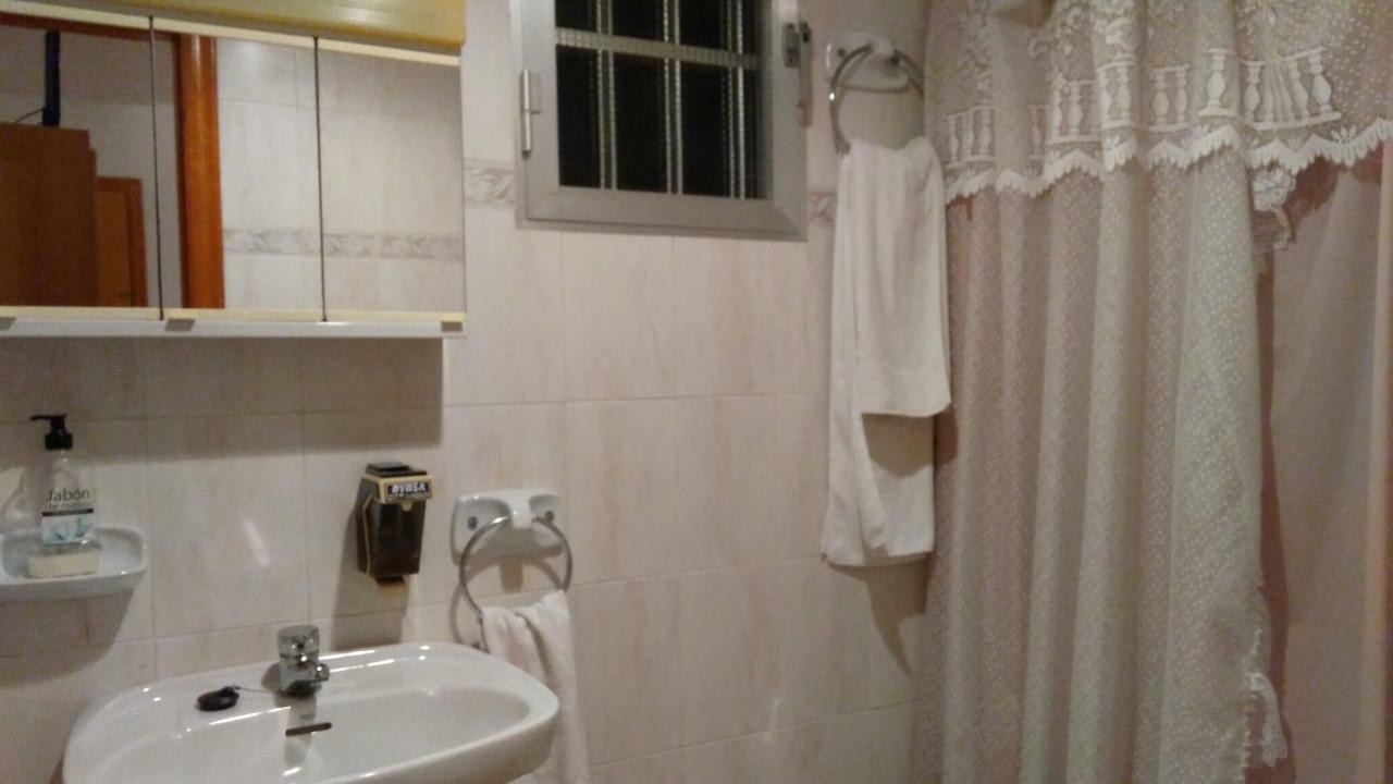 Pensión-Hostal Mari Loli Guardamar del Segura Exterior foto